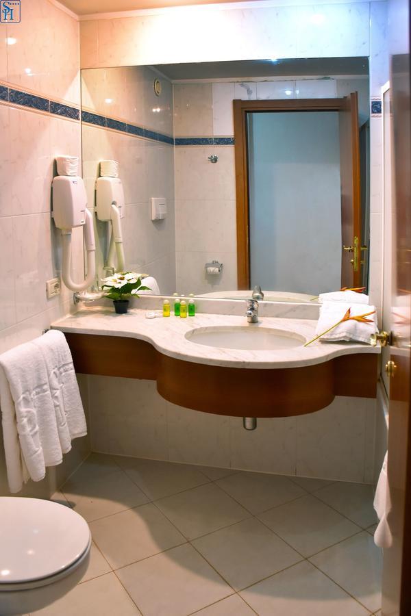 Hotel Splendid Wagadugu Zewnętrze zdjęcie